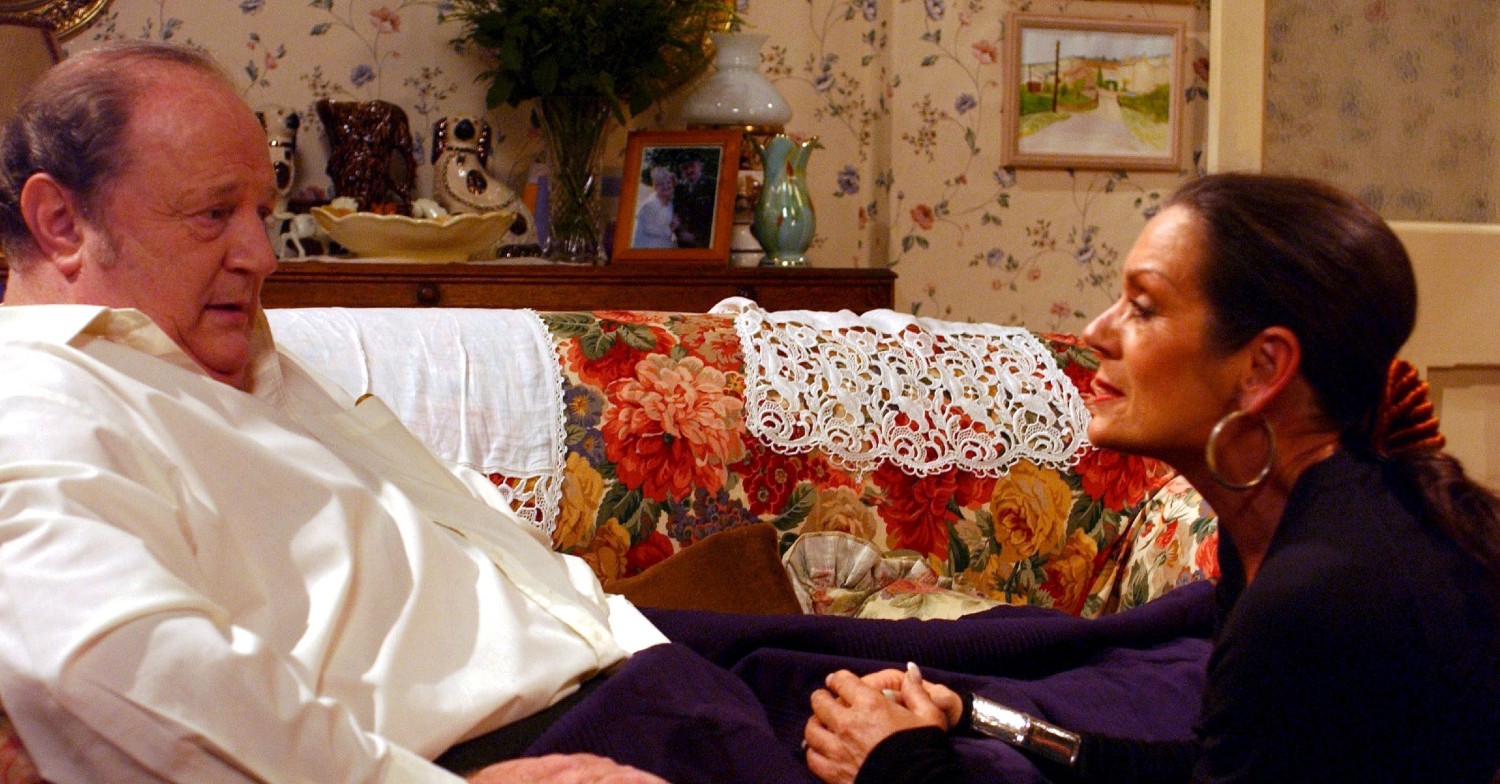 Classic Emmerdale spoilers: Steph leaves Alan devastated with shock confession