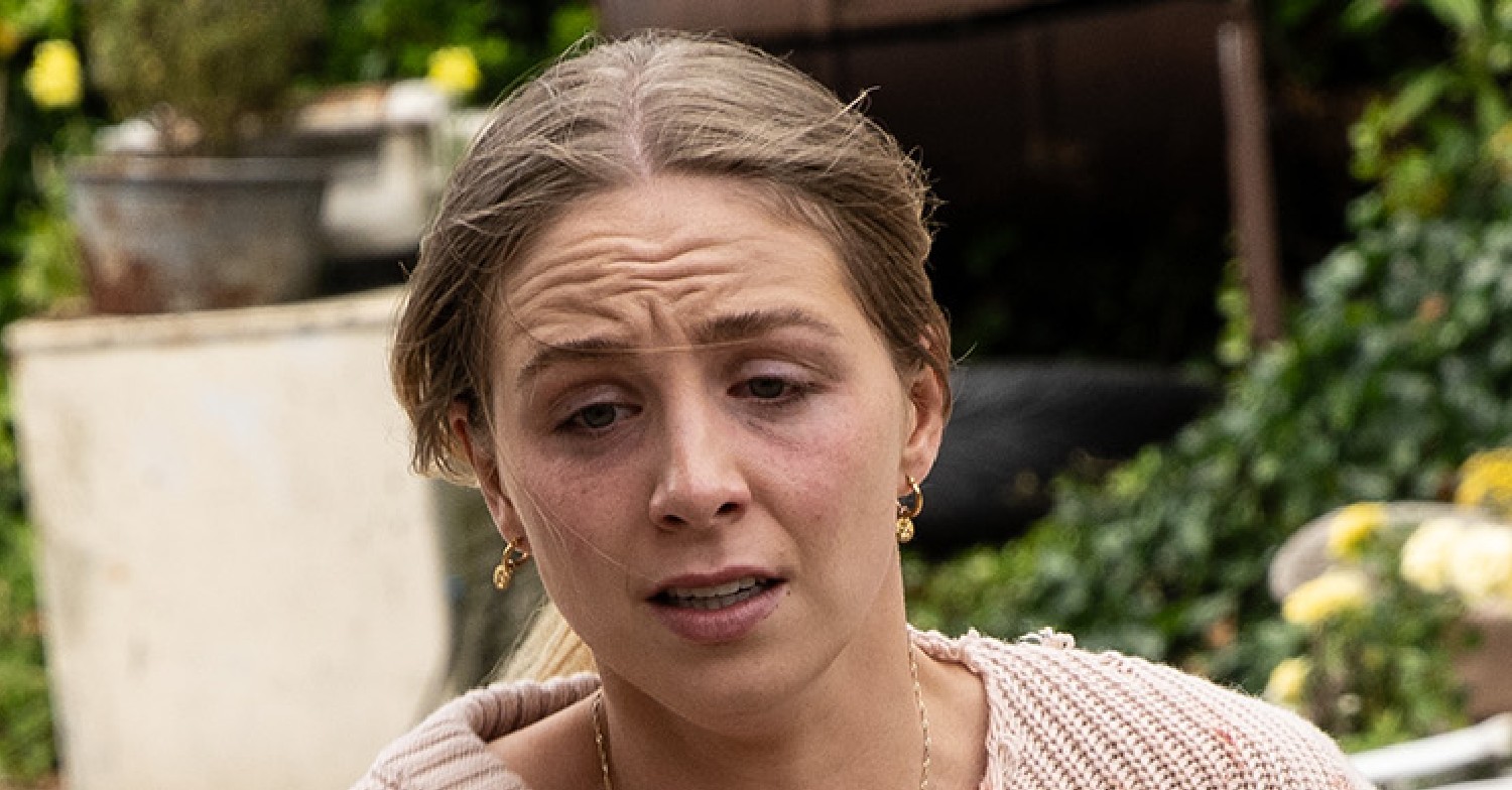 3 Emmerdale spoilers for tonight, Friday September 27: An ambulance arrives in the village as Tom lies lifeless