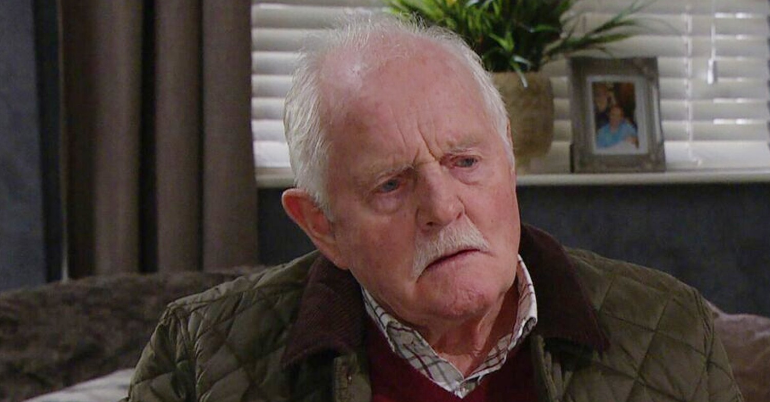 Pollard looks worried on Emmerdale (Credit: ITV/EI)